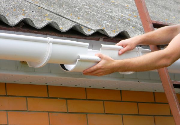 Cost of Gutter Hanging in Ellicott City